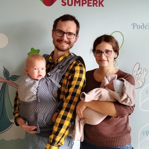 Fotka hosta Kája a Kristýnka Maříkovi k přednášce Pořád spolu chodíme, i se dvěma dětmi!.